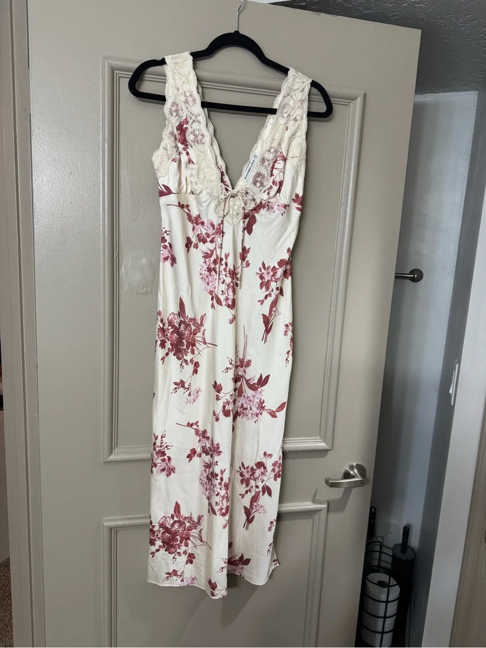 Abercrombie satin Ivory Floral Midi Dress with Mauve Rose Print